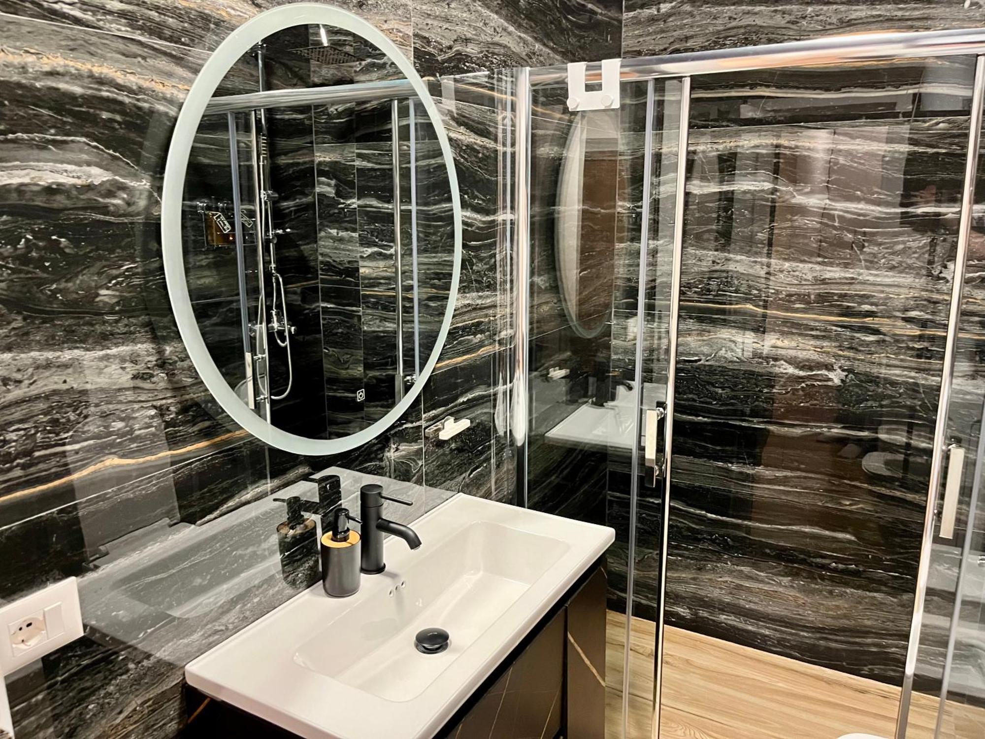 City Center Cozy Apartment Тирана Екстериор снимка